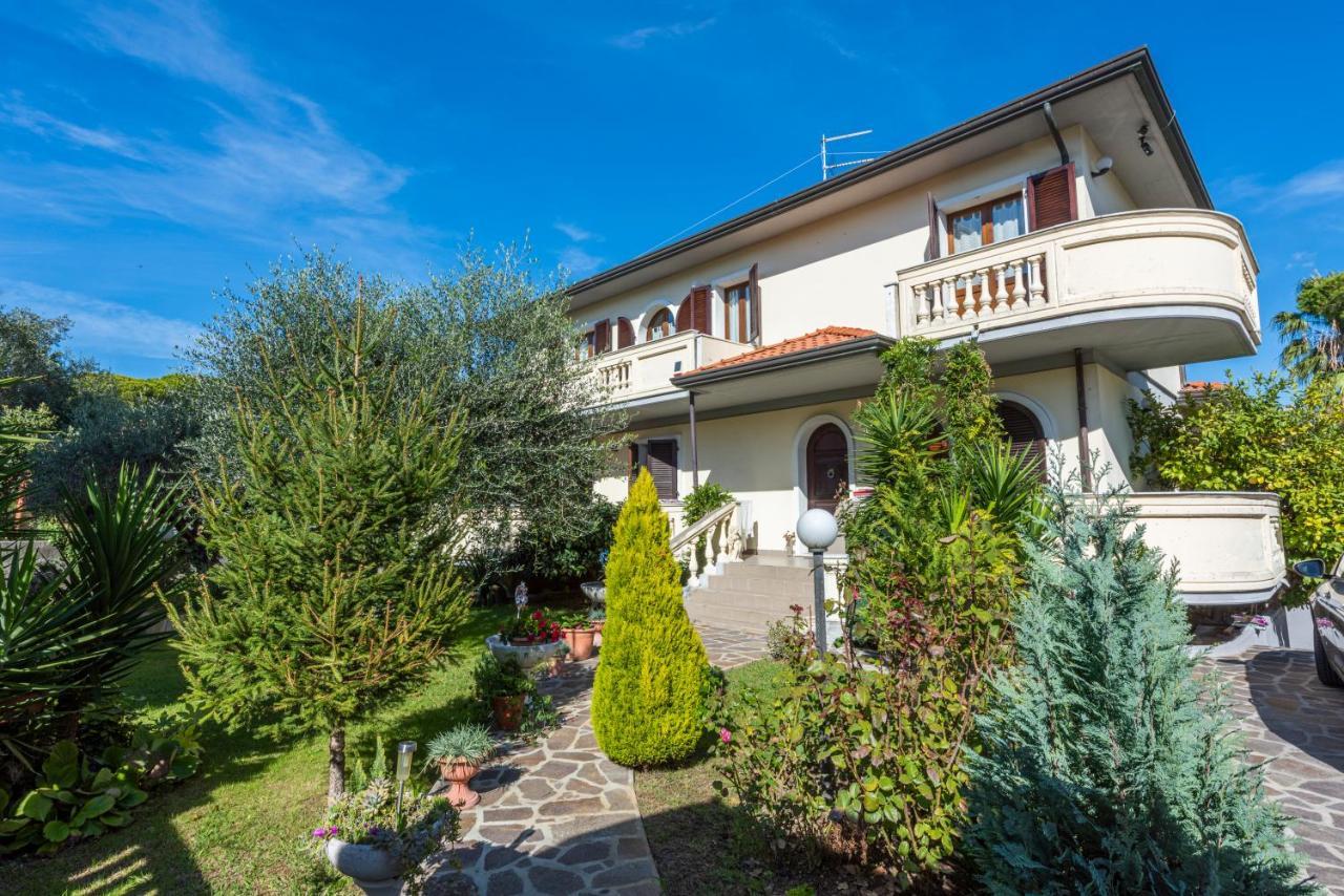 Residenza Tirrenia By Mmega Daire Marina di Massa Dış mekan fotoğraf